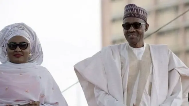 محمدو بوهاري او د هغه مېرمن عایشه بوهاري - مېرمن بوهاري وویل یو شمېر کسان یې له مېړه راتاو دي او دولتي ګومارنې د همغوی په مشوره او فشار کېږي