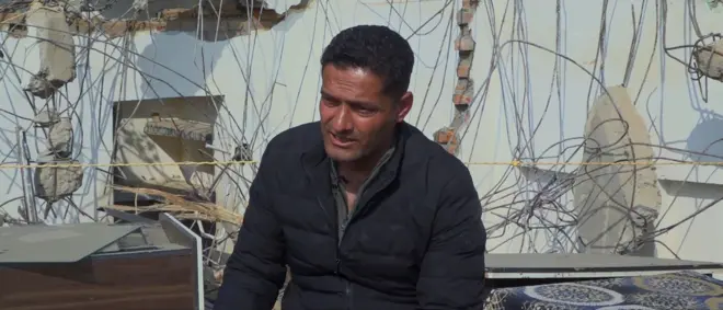 जम्मू-कश्मीर में पत्रकार अरफ़ाज़ अहमद डैंग का मकान बुलडोज़र से गिराने का वीडियो सोशल मीडिया पर वायरल है.