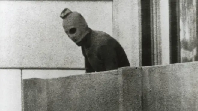 احتجز مسلحون فلسطينيون 11 رياضيا إسرائيليا كرهائن، خلال أوليمبياد ميونيخ عام 1972