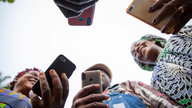 Dad Taleefan Isticmaalaya