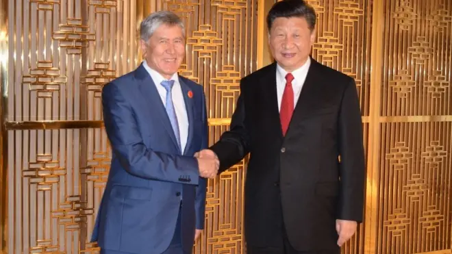 КСДП лидери Алмазбек Атамбаев фракция мүчөлөрү менен жолугушууда Кытайга сапары боюнча да айтып берген