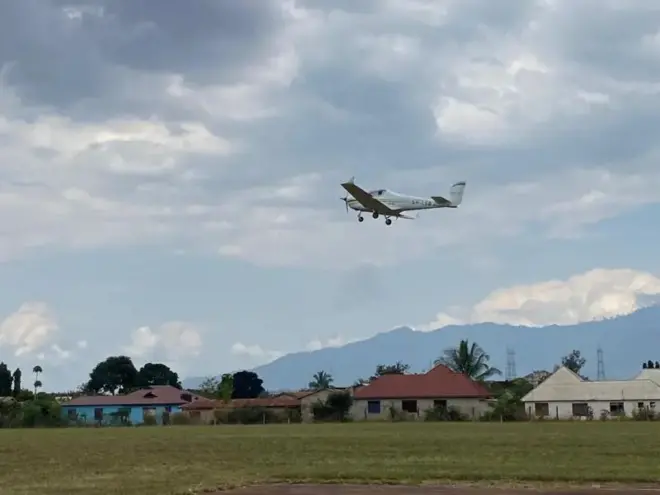 Mid ka mid sagaal diyaaradood oo ay sameyen dhalinyaro reer Tanzaniya ah