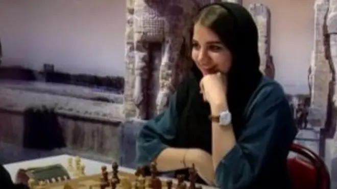 الحجاب يدفع بطلة شطرنج هندية للانسحاب من مسابقة في إيران.