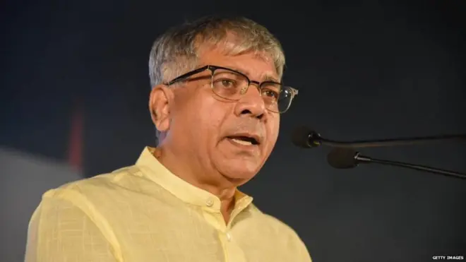 वंचित बहुजन आघाडीचे प्रमुख प्रकाश आंबेडकर