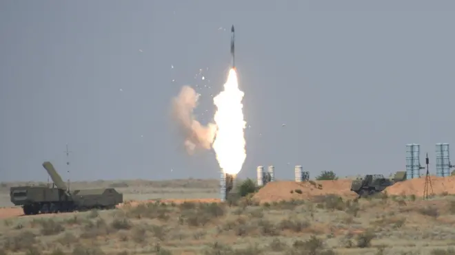 По словам Сергея Лаврова, российские комплексы С-300 никому не угрожают