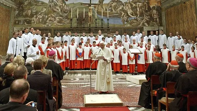 Хор відомий у католицькому світі і часто співає для Папи