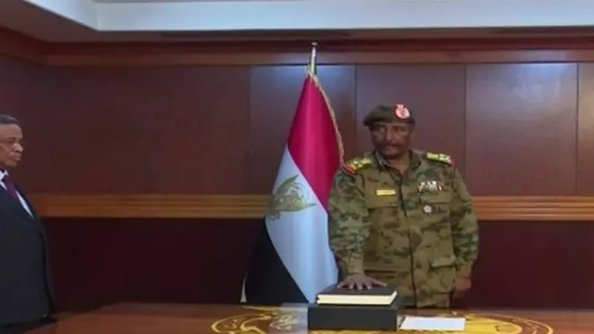 Sareeya gaas Abdel Fattah Abdelrahman Burhan oo la dhaarinayo