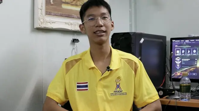 การเล่นเกม ถ้าเล่นแบบไม่หมกมุ่นมาก ผมว่าไม่น่ามีปัญหา