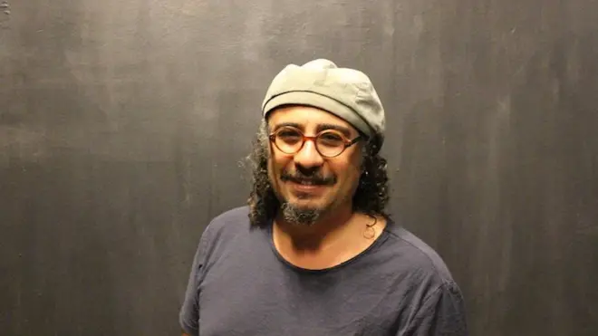 Küçük Salon'un sahibi Emre Tandoğan, evini sahnesine taşımak zorunda kaldı.