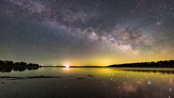 '별들의 산'이 있는 포르투갈 알렌테주의 하늘