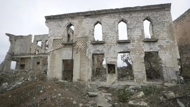 От Агдама остались одни руины