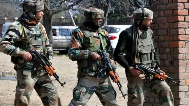 حملے میں پانچ فوجی شدید طور پر زخمی بھی ہوئے ہیں