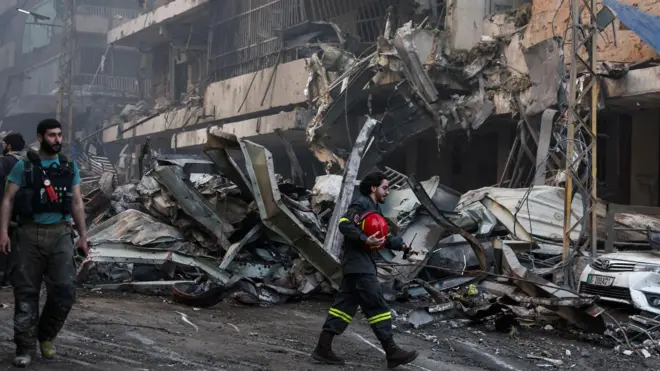 Зграда у Бејруту уништена у нападу израелске војске