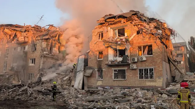 разбор завалов дома в Киеве