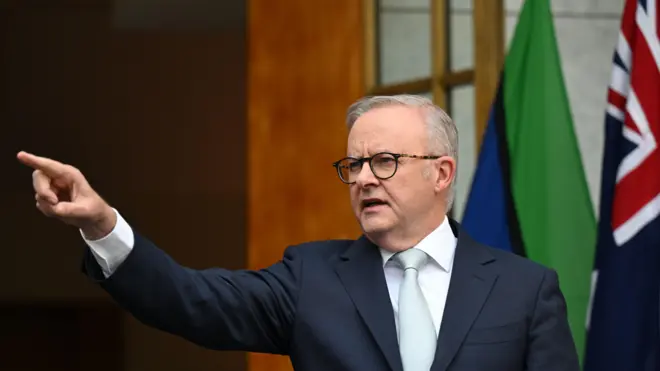 آنتونی آلبانیانیزی، نخست‌وزیر استرالیا