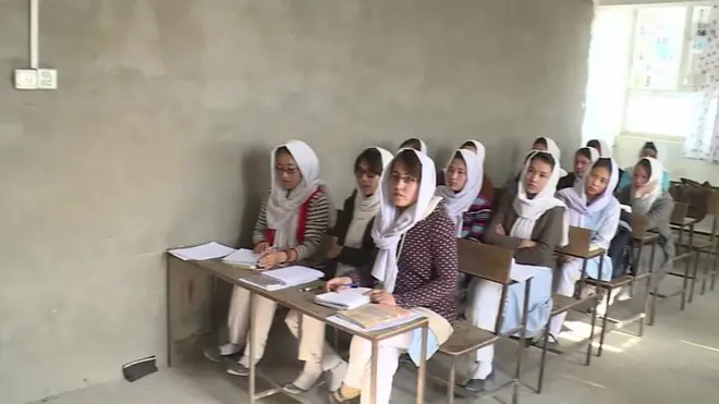 تلاش ها برای رفع موانع فرهنگی و امنیتی تحصیل دختران در افغانستان