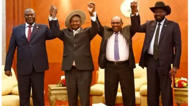 የሱዳኑ አልበሽር፣ የኡጋንዳው ሙሴቬኒ፣ ሪክ ማቻርና ሳልቫኪር እጅ ለእጅ ተያይዘው