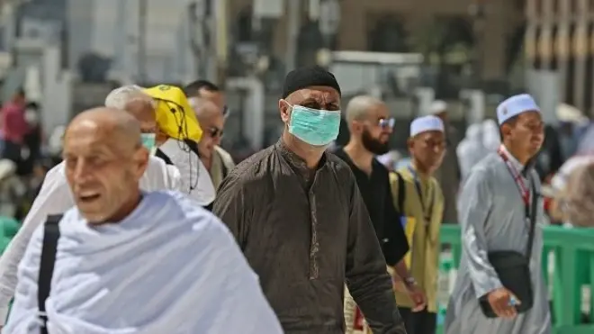 คนใส่หน้ากากอนามัยในซาอุดีอาระเบีย