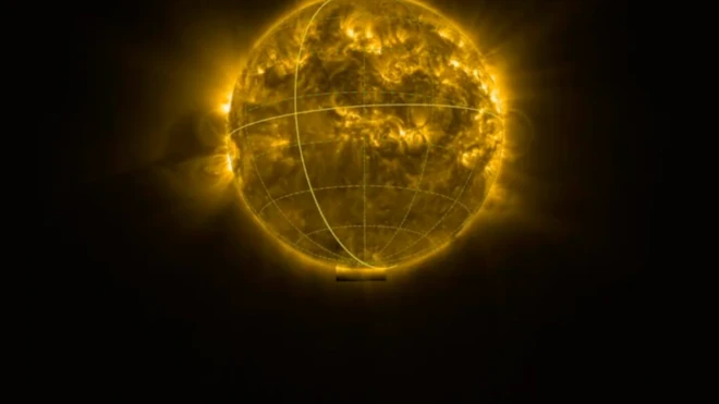 Güneş'in alttan görüntüsü, her yerde patlamalar ve parlamalar var.