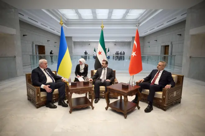 Dışişleri Bakanı Hakan Fidan, 5 Nisan'da Şam'da Suriye Dışişleri Bakanı Esad Hasan Şeybani ve Ukrayna Dışişleri Bakanı Andriy Sihiba ile görüştü