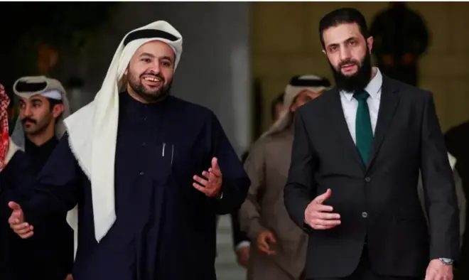 أحمد الشرع مع وزير الدولة بوزارة الخارجية القطرية محمد الخليفي