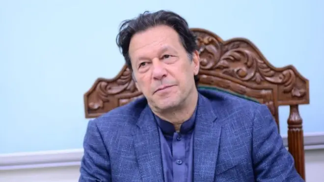 عمران خان وایي، د طالبانو پلاوي ته یې د بشري مرستو ډاډ ورکړی