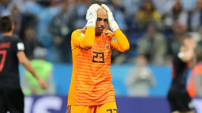Willy Caballero, de 36 años, cometió un error en un despeje que dio el primer gol a Croacia.