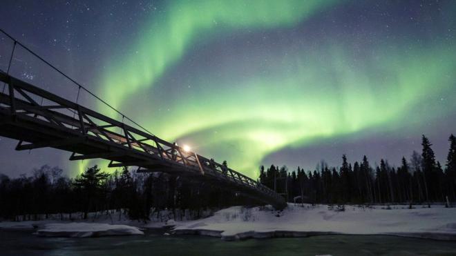 As pessoas que conseguem 'ouvir' as luzes da aurora boreal - BBC News Brasil