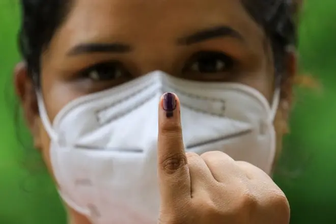 මැතිවරණ දිනය ප්‍රකාශයට පත් කිරීමටත් ප්‍රථම ඇරඹි ජනාධිපතිවරණ උණුසුම තවත් තීව්‍ර කරමින් පසුගිය සතියේ දී මැතිවරණ කොමිසම විසින් 2024 ජනාධිපතිවරණය සැප්තැම්බර් 21 වන දින පැවැත්වෙන බවට නිල වශයෙන් නිවේදනය කරන ලදි. ඒ අනුව මේ වන විට අපේක්ෂකයන් කිහිපදෙනෙකු වෙනුවෙන් ඇප මුදල් තැන්පත් කිරීම සිදු කෙරී ඇති අතර, බොහෝ අපේක්ෂකයන් ජනාධිපතිවරණයටත් ප්‍රථම ආරම්භ කළ සිය පූර්ව ප්‍රචාරක කටයුතු තවත් පුළුල්ව කරගෙන යමින් පවතියි.