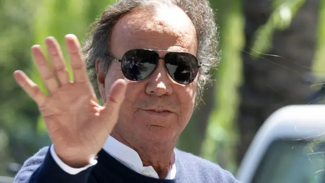 Julio Iglesias