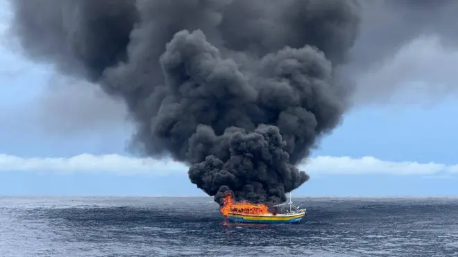 ගිනි ගන්නා බහුදින ධීවර යාත්‍රාව