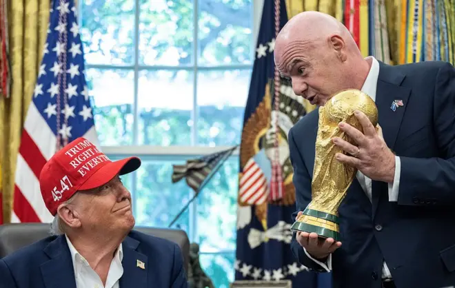 Trump et Infantino dans le Bureau oval