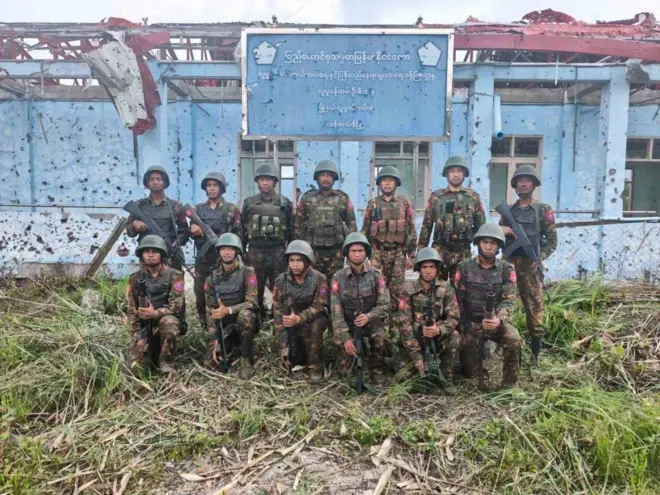 ထန်တလန်မြို့ကို ထိန်းချုပ်လိုက်တယ်လို့ စစ်တပ်ဘက်က ထုတ်ပြန်
