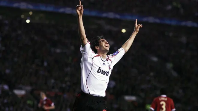 Kaká celebra su espectacular gol frente al Manchester United en 2007.
