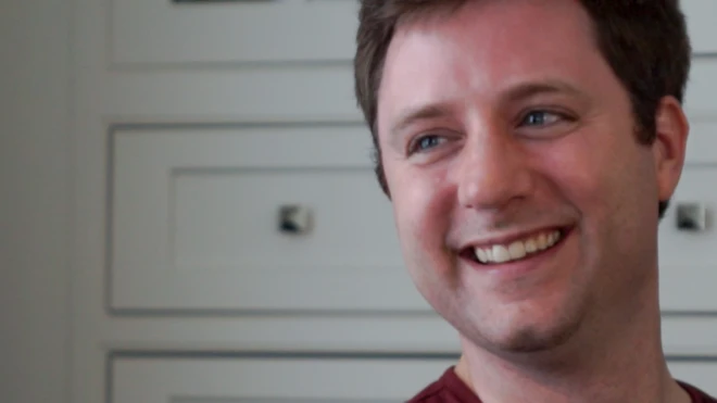 Doug Lindsay passou anos com uma doença misteriosa que nenhum médico conseguia explicar. Decidido a encontrar uma resposta, ele se dedicou a pesquisar por conta própria e acabou não apenas chegando a um diagnóstico como também inventando a cirurgia que o curou.