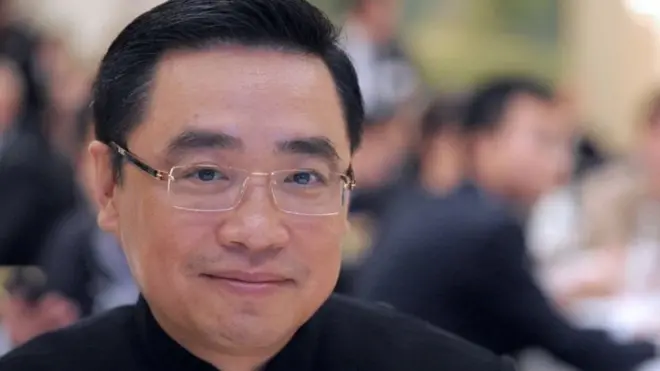 海南航空董事长王健7月3日在法国跌伤后，伤重不治。