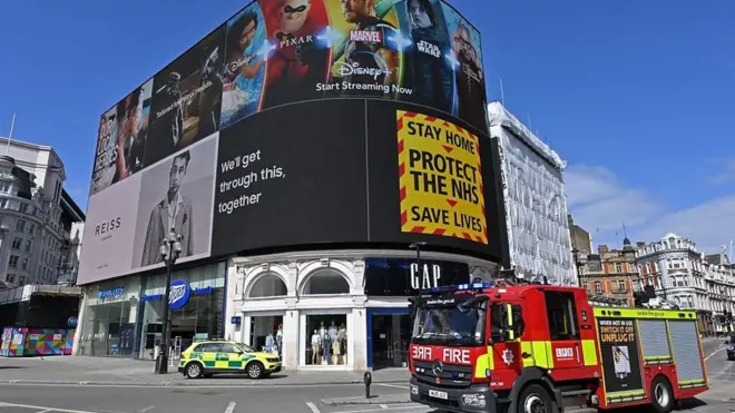 कोरोना वायरस ने दुनिया के एक बड़े हिस्से में लोगों को घरों के अंदर रहने के लिए मजबूर कर दिया है. लोग खाने और दवाइयों की कमी से जूझ रहे हैं.