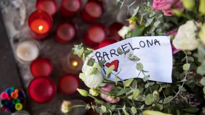 Матчі, які проходили в Іспанії на вихідних, починалися з хвилини мовчання за загиблими