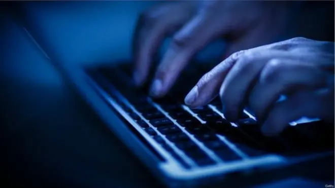 افغانستان کې د انټرنېټ کاروونکو شمېر څلور میلیونو کسانو ته رسېږي