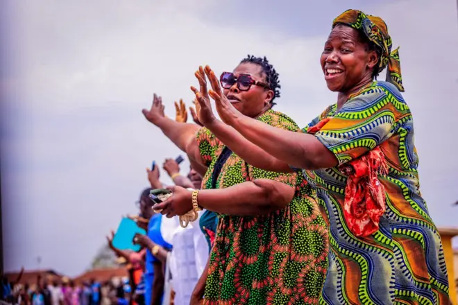 Awọn obinrin ilu Owo tu jade láti dagbere fun gomina Akeredolu 