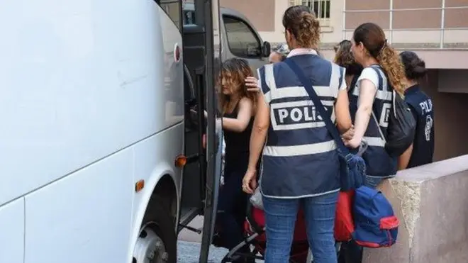 İzmir Adliyesi'nde geçen ay da operasyon düzenlenmişti.