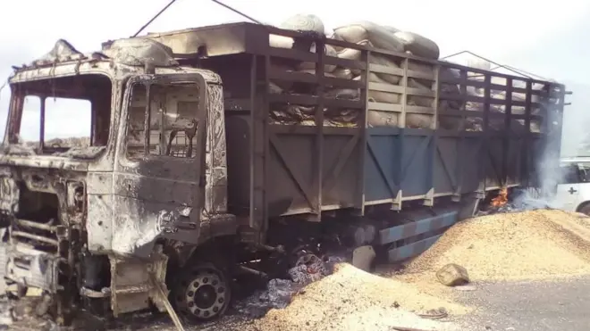 Ụgbọala gbara ọkụ na mwakpo Plateau Steeti