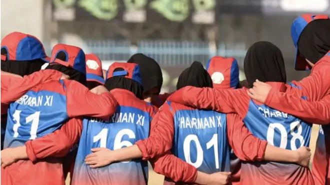 ښځینه کرېکټ