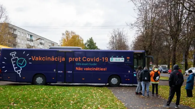 В Латвии нет проблем с тем, чтобы получить вакцину. Есть проблема с тем, что жители не хотят вакцинироваться