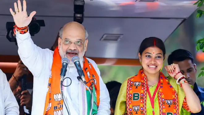 अमित शाह और एक उम्मीदवार