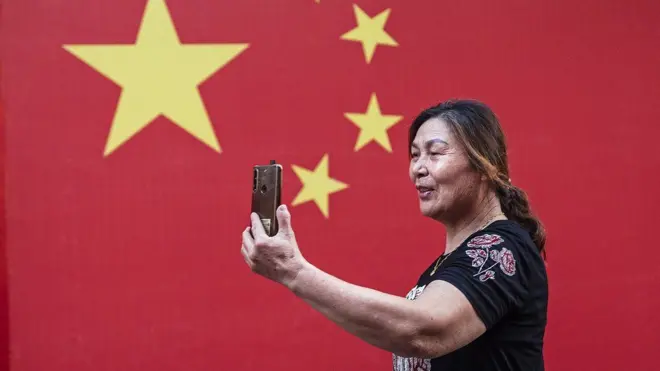Một người Trung Quốc dùng iPhone