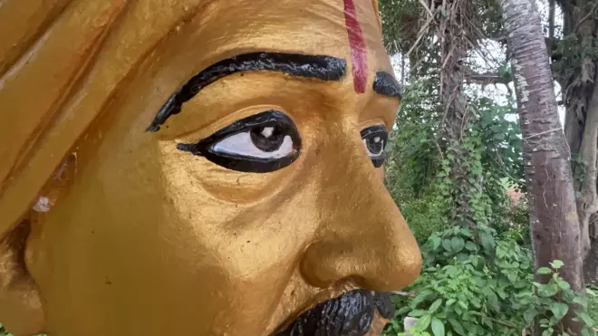 మల్లుదొర విగ్రహం