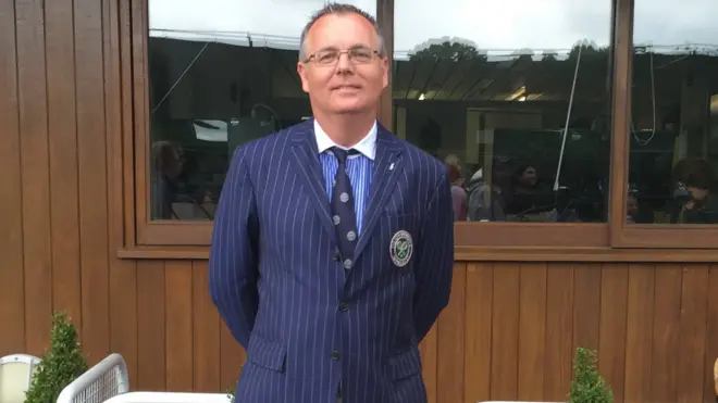 Линейный судья Уимблдонского турнира Майкл Сэдлер