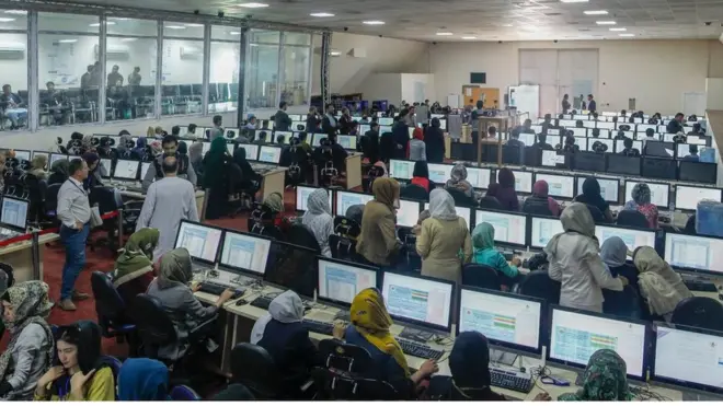 ښاغلي سعادتي ادعا کړې چې د کمېسیون دا کار د سیسټماټیکو درغلیو بنسټ ږدي او کمېسیون کې دننه ځینې کړۍ تقلبي رایې سیسټم ته دننه کوي.