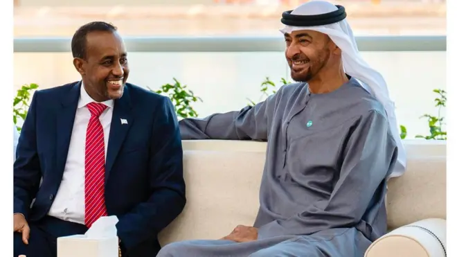 Sheikh Maxamed Bin Zaayid iyo Maxamed Xuseen Rooble